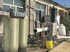 我工廠變遷急轉(zhuǎn)聚丙烯罐4個 軟化水設(shè)備一套